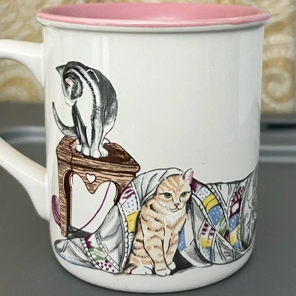 Vintage Polpourri Press Purr Fect 1992 Cats in Basket with Quilt Graphic Mug